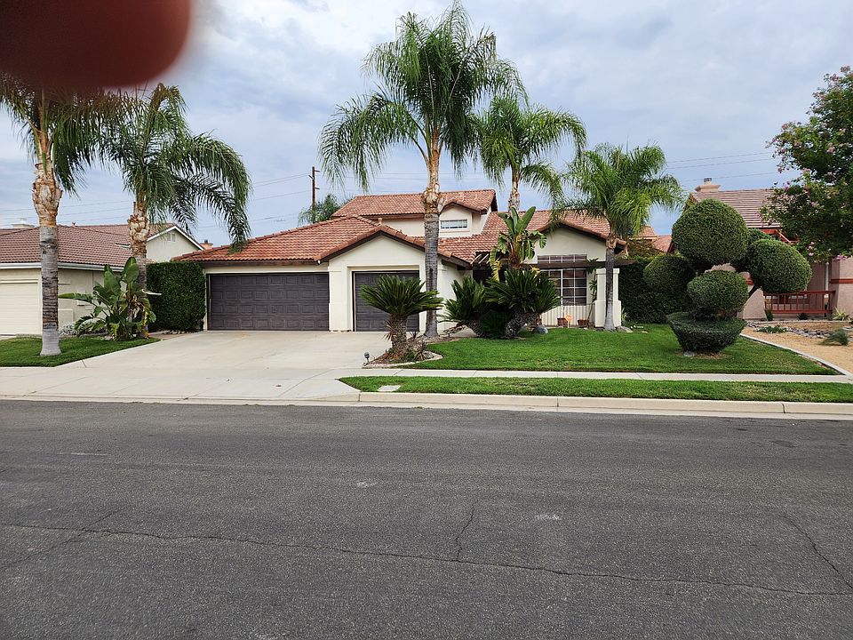 1st image of 942 Banbury Dr