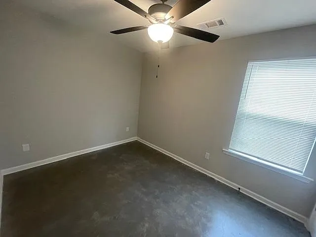 2433 Zanone Ave — Photo 4