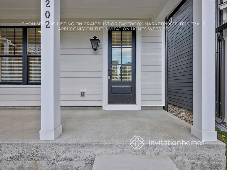 647 Vernon Ave #202 — Photo 2