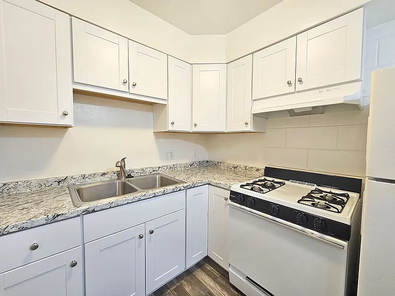 1465 Grand Ave — Photo 13