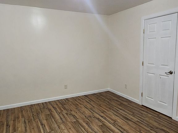 4th image of 408 Lewis Rd #8