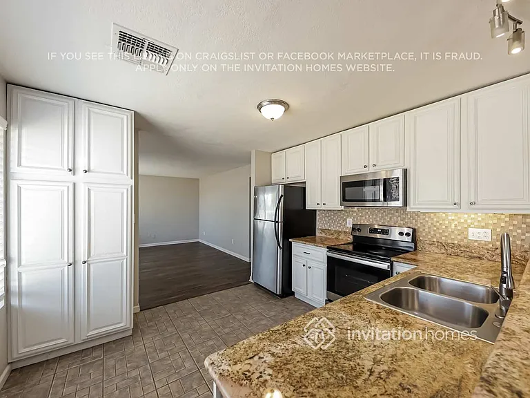 601 W Oraibi Dr — Photo 7