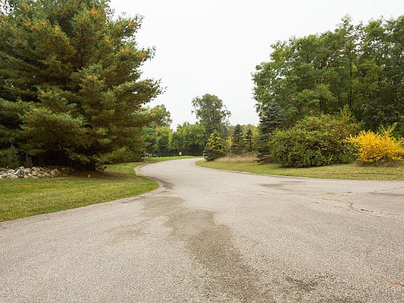 5th image of 16870 Stoney Creek Ct