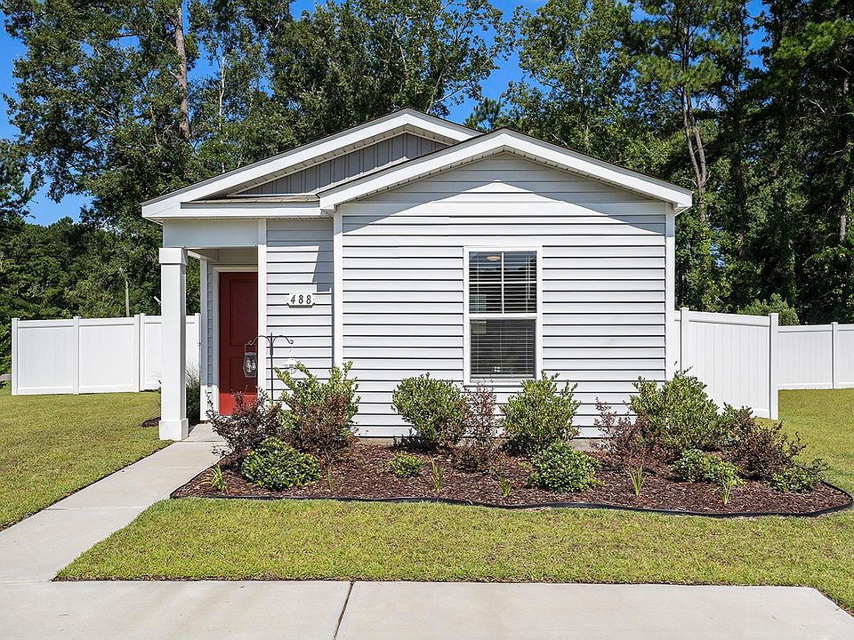 1st image of 488 Samara Dr.