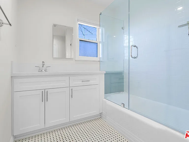 345 N Sycamore Ave #349 — Photo 26