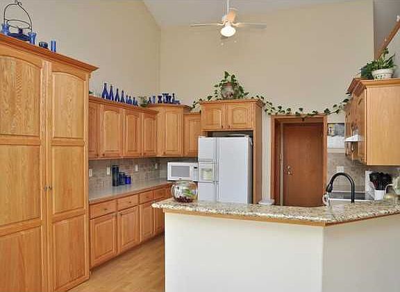 5th image of 603 E Stone Lake Dr