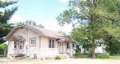 2nd image of 809 E Main St