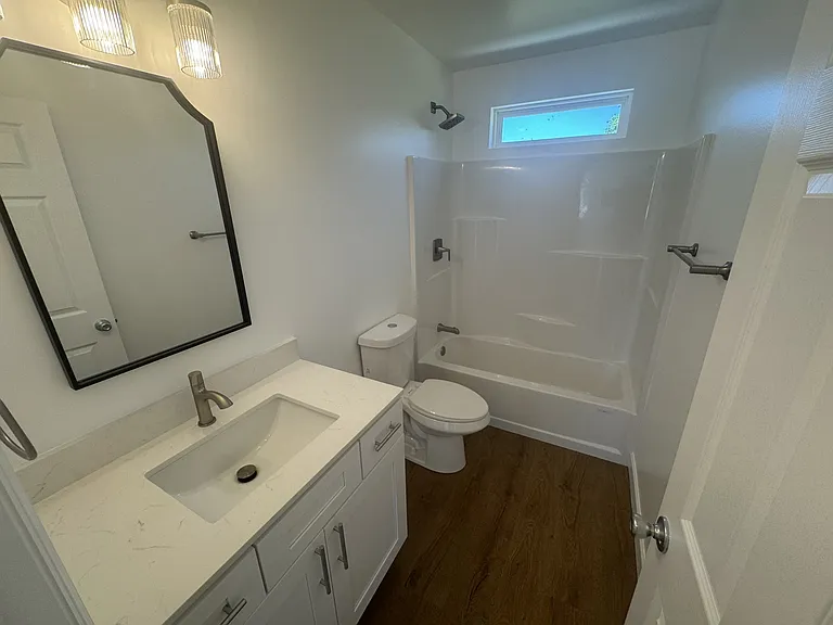 138 Hobson St #1 — Photo 6