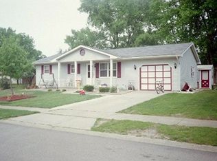 839 Sherwood Pl, Charleston, IL