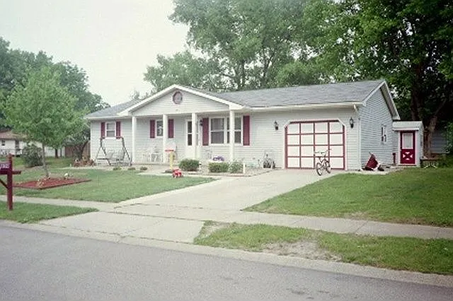 839 Sherwood Pl photo 1