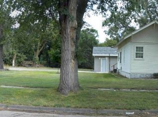 320 Kelsey St, Gibbon, NE 68840