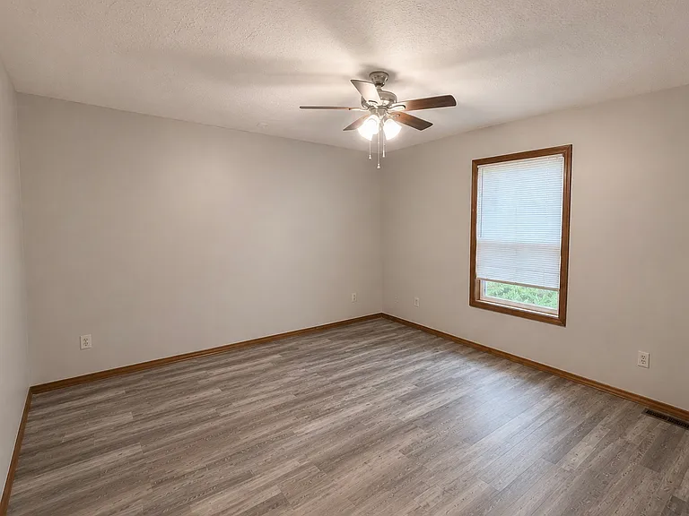 1607 N Grant Ave #B — Photo 6