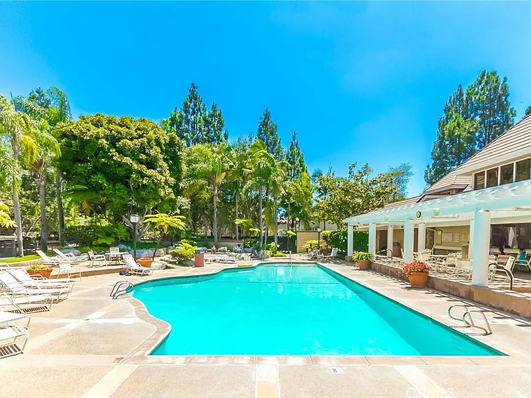 2577 Plaza Del Amo #737 — Photo 41