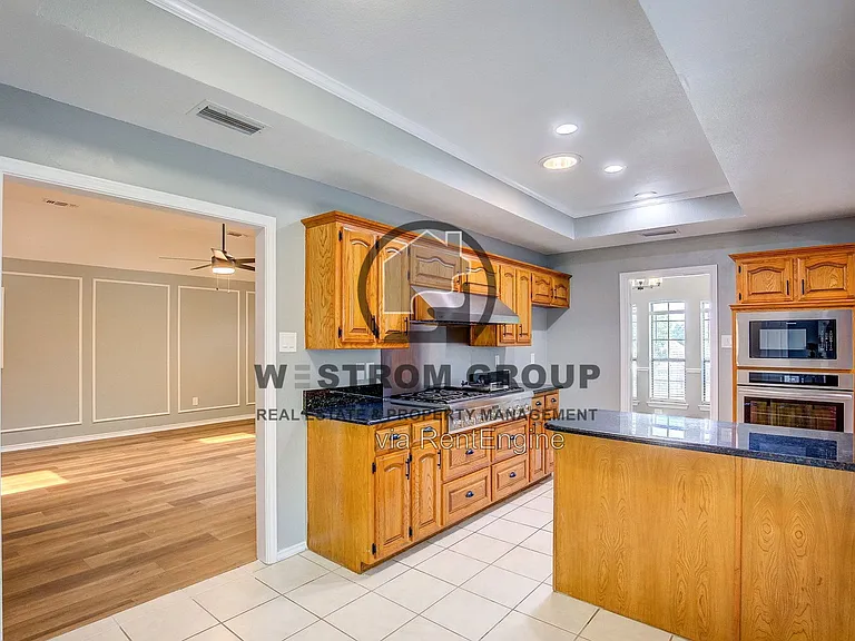 3914 Meadow Dr — Photo 14