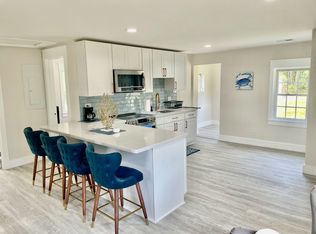 989 Bluff Point Rd, Kilmarnock, VA 22482