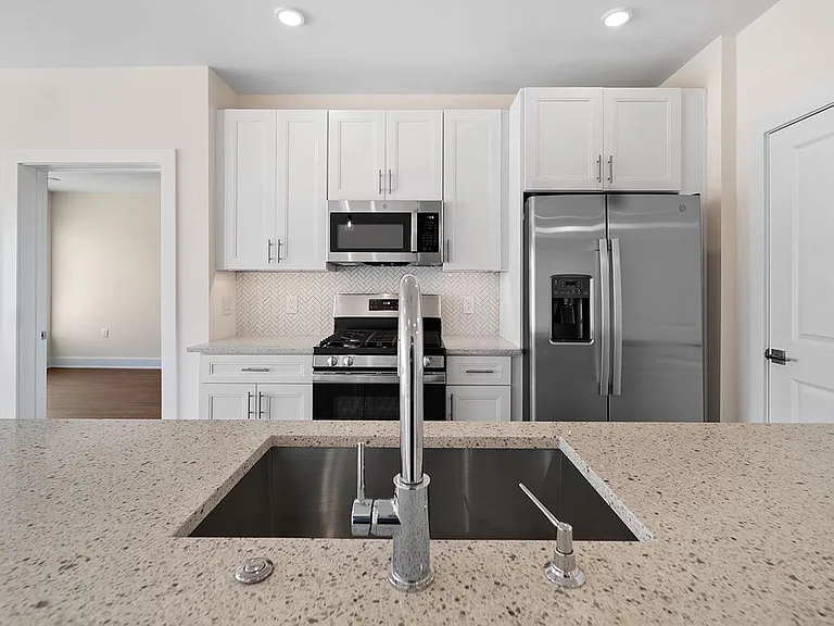 1148 N 2nd St #3H — Photo 25