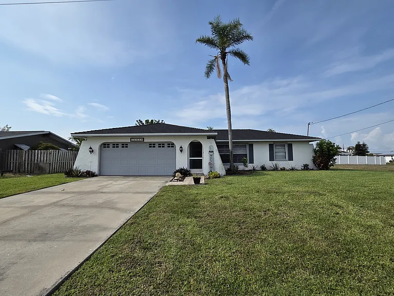 1118 SE 19th Ln — Photo 3