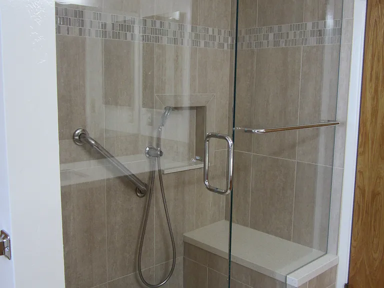 3725 Lincolnwood Dr — Photo 30