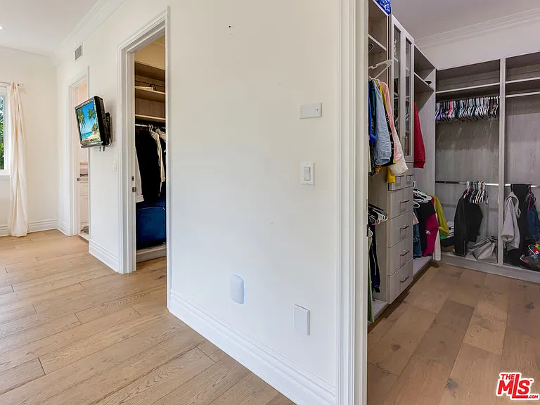 391 S Saltair Ave — Photo 34