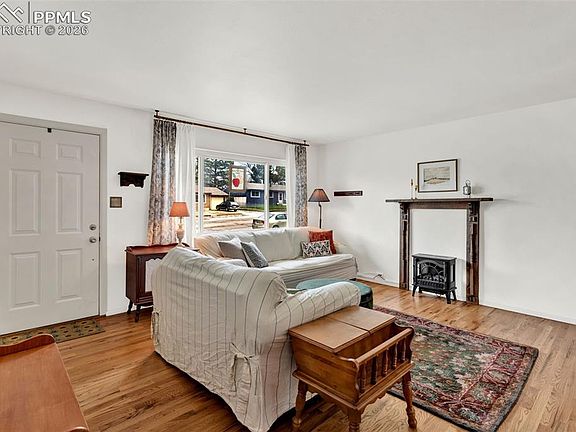 4th image of 1610 N Chelton Rd