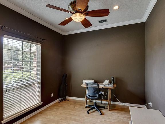 5th image of 3209 Lochwood Dr
