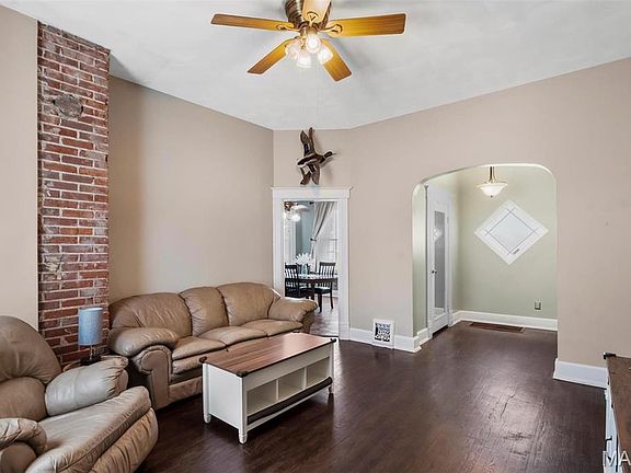 5th image of 528 Hillsboro Ave