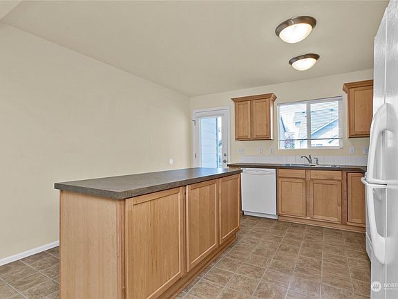 5th image of 6016 Pennsylvania Street SE