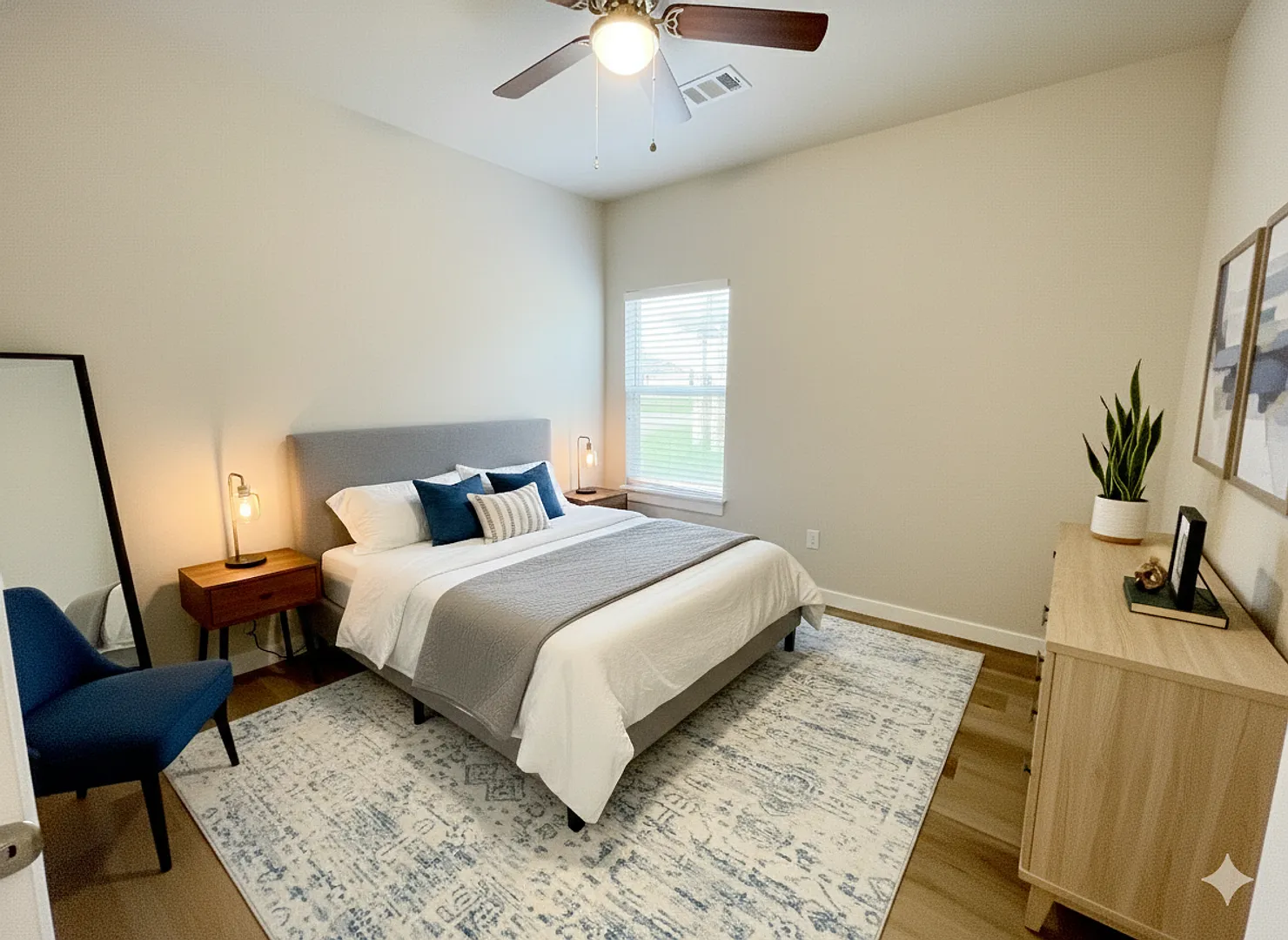 Adorable home in a quiet neighborhood — Photo 4