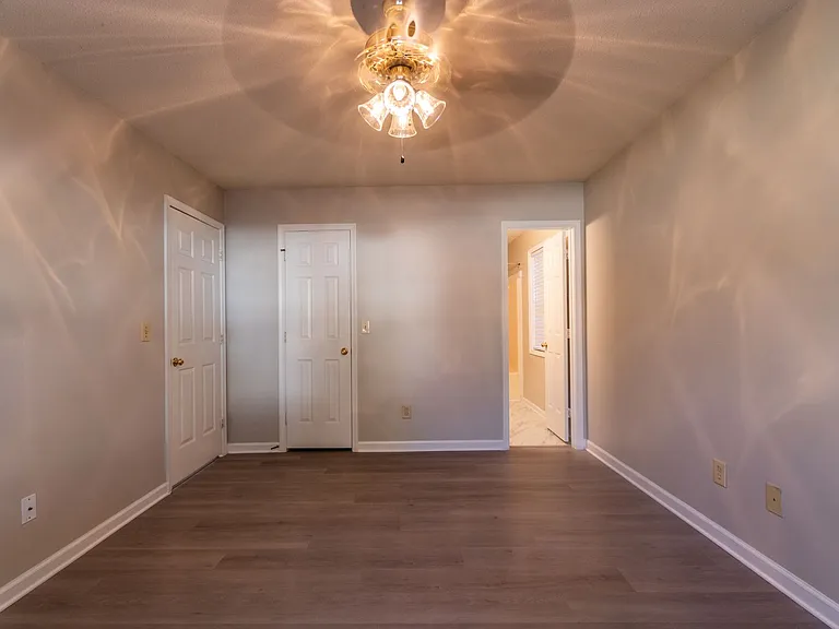 3923 Woodberry Lake Dr — Photo 18