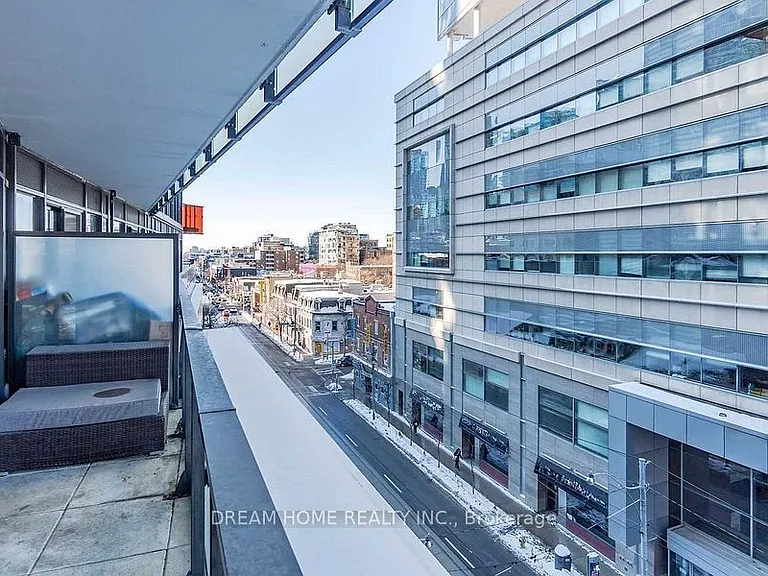 215 Queen St W #505 — Photo 9