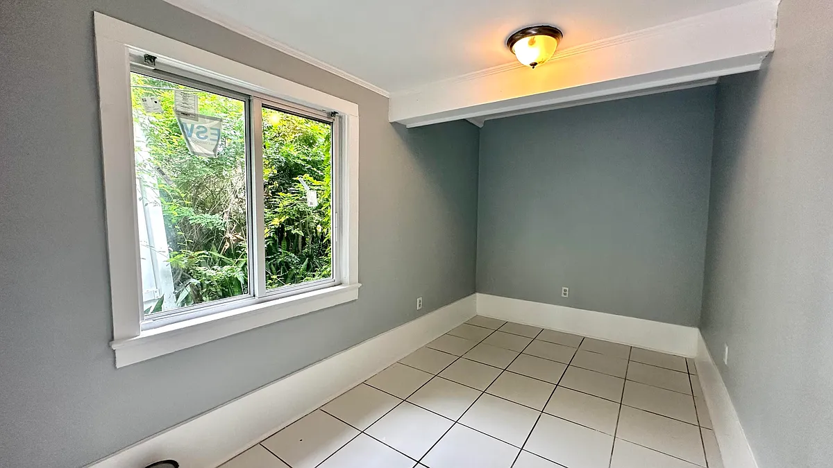 Building Photo - 313 S Lakeside Dr #2
