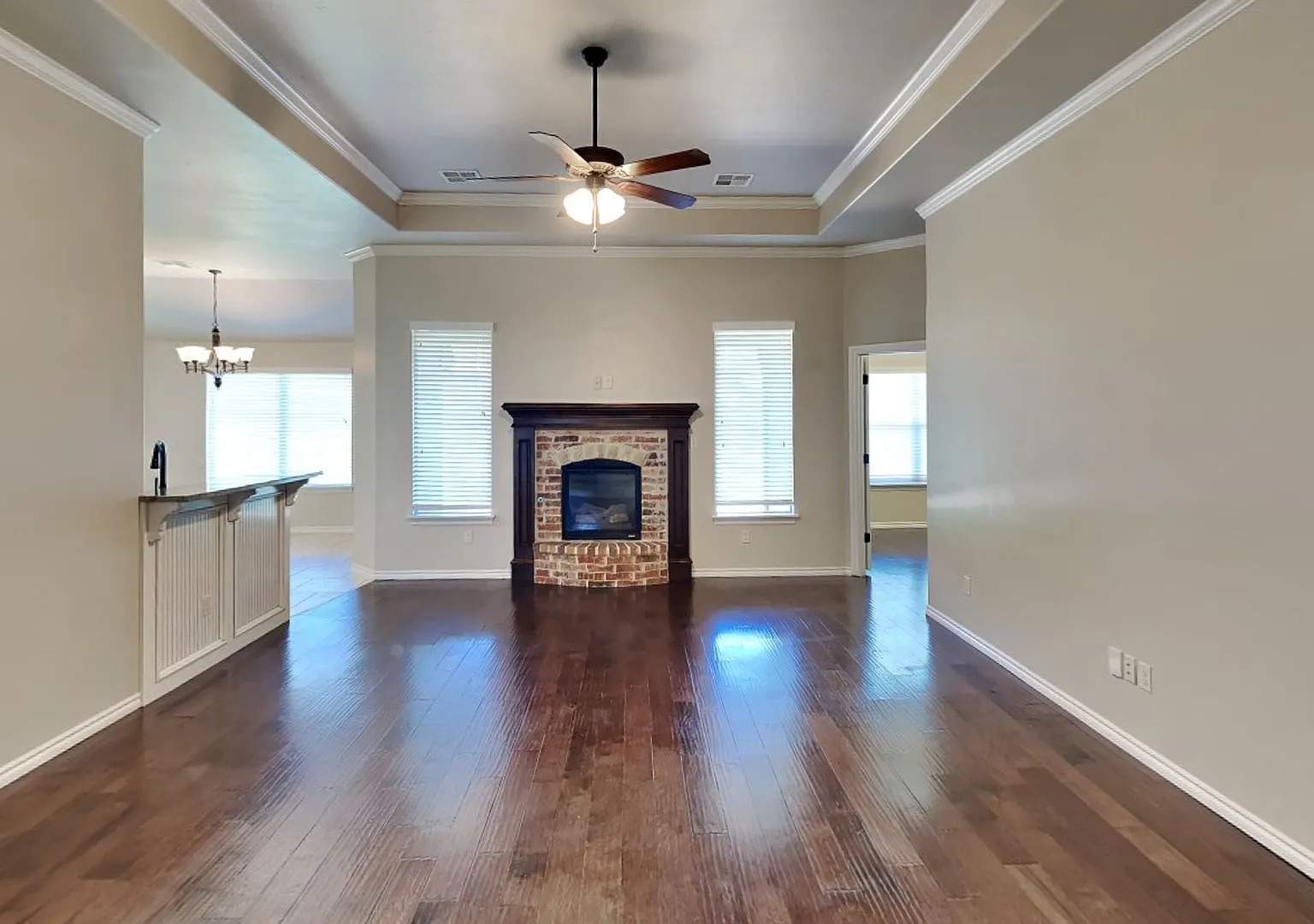 Very Nice 4 Bedroom 2 Bath + Study Home in Yukon Schools — Photo 4