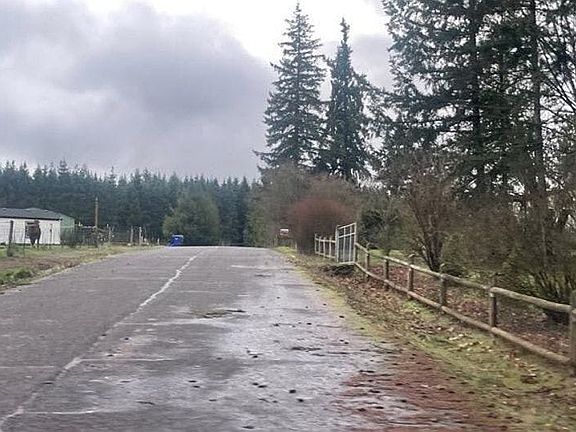 4th image of 20068 S Highway 211