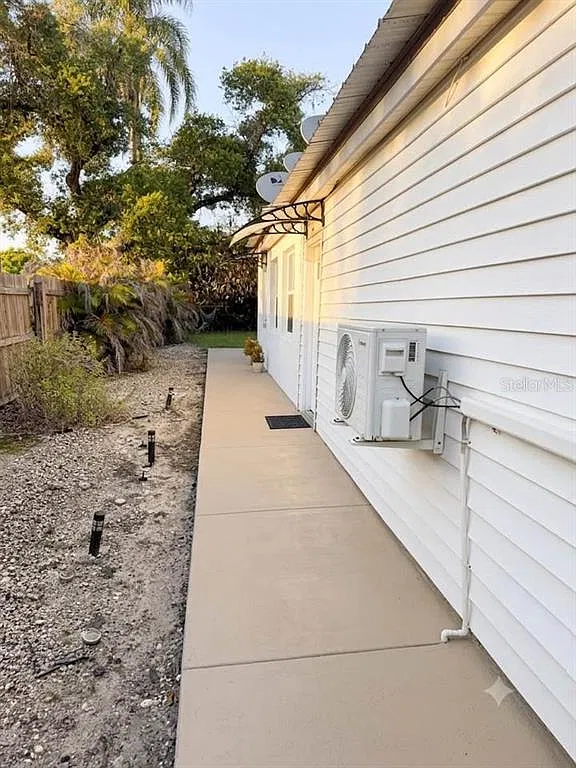 1 bed, 1.0 bath, 300 sqft, $1,000 — Photo 2