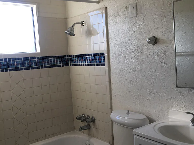 N 13th Pl — Photo 7
