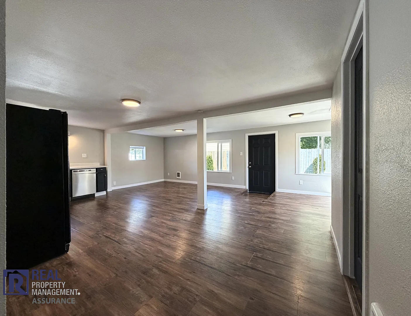 Charming Updated Studio Home with Fenced Yard in Beaverton — Photo 3