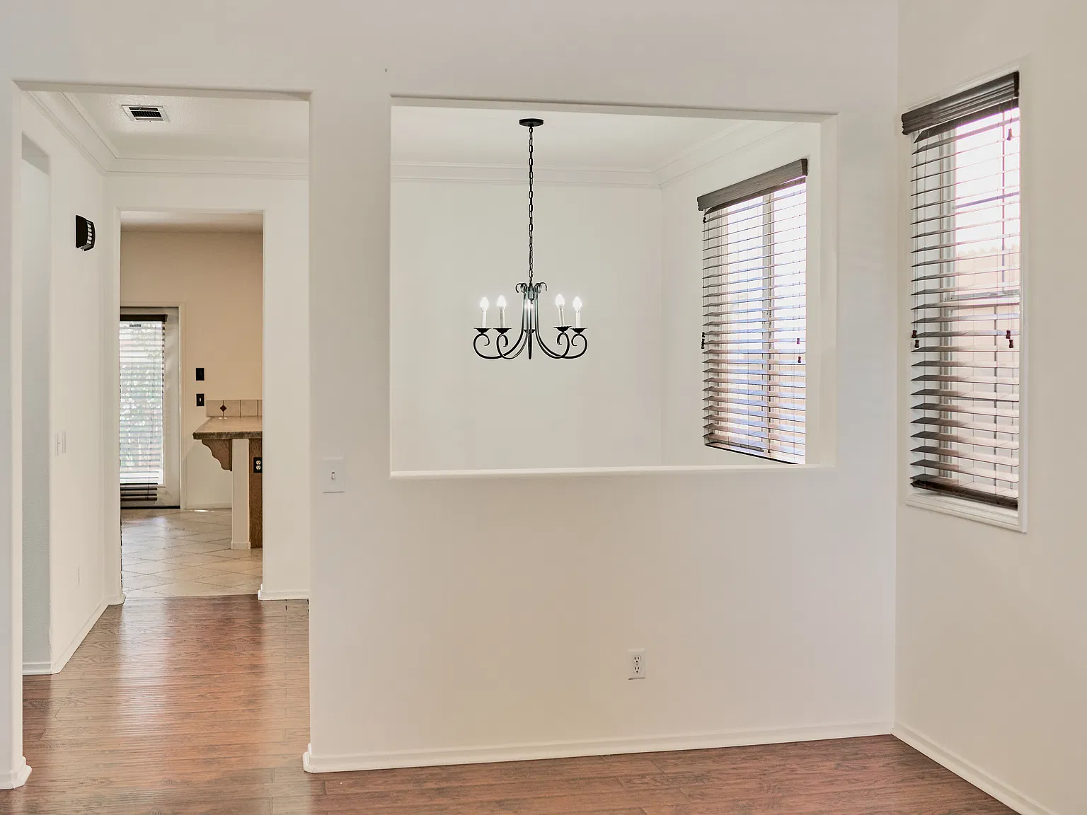 3 bed, 2.5 bath, 1823 sqft, $3,000 — Photo 2