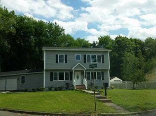 36 Harvey Cir, East Brunswick, NJ 08816