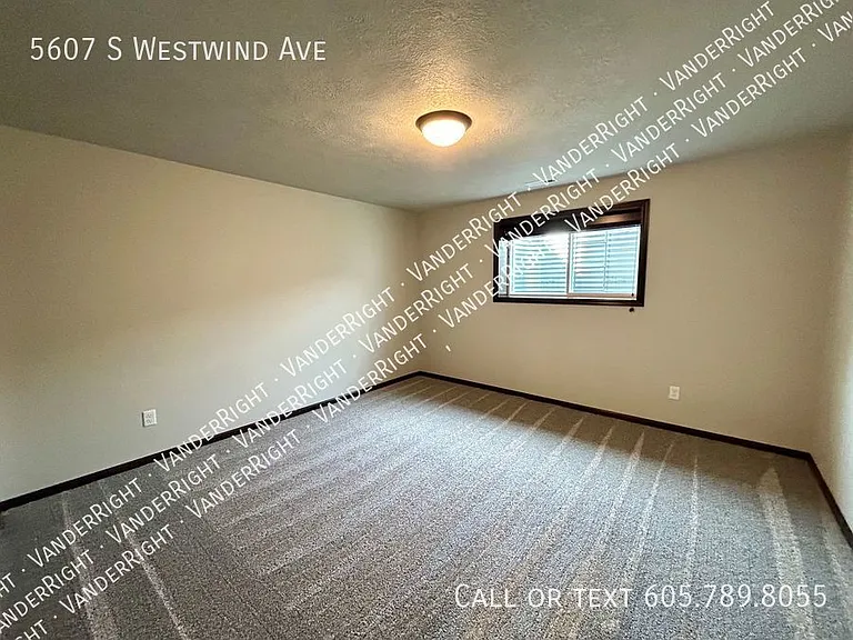 5607 S Westwind Ave — Photo 33