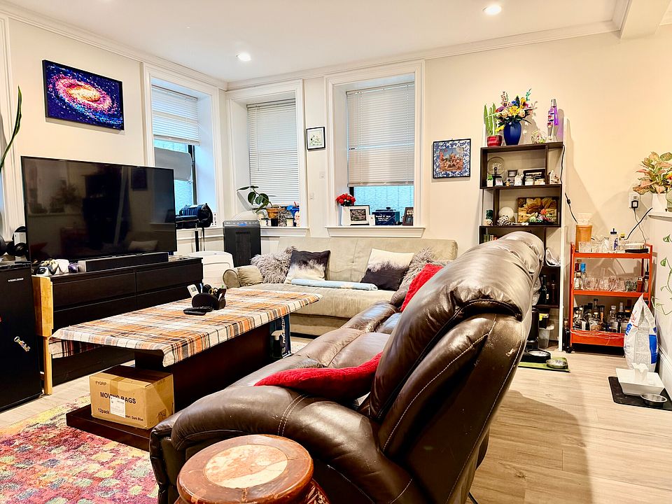 1st image of 31 Glenville Ave #31