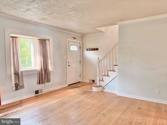 3rd image of 17 Bergen Ave