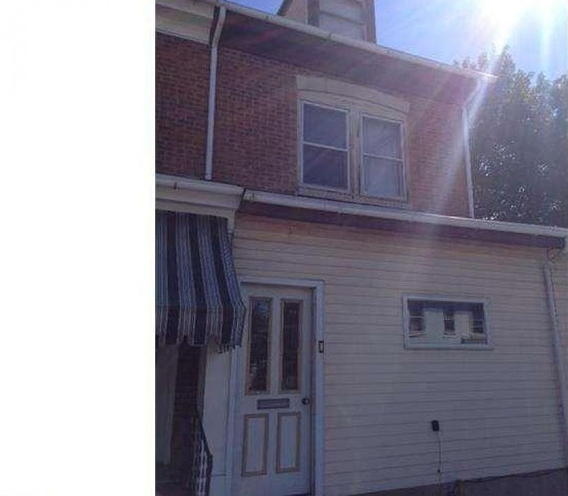 2nd image of 377 Hazel St