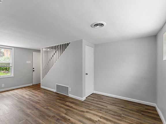 5th image of 5745 Murdoch Ave