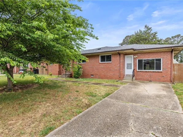 889 Hopwood Ln, Virginia Beach, VA 23455