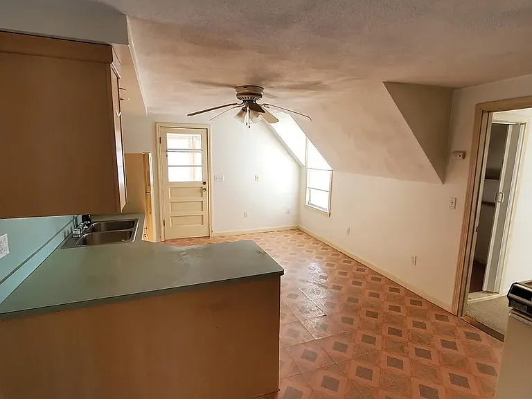 205 Pine St #2 — Photo 4