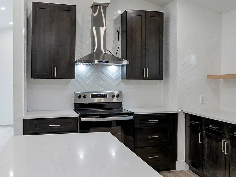 1023 Strickland St — Photo 3