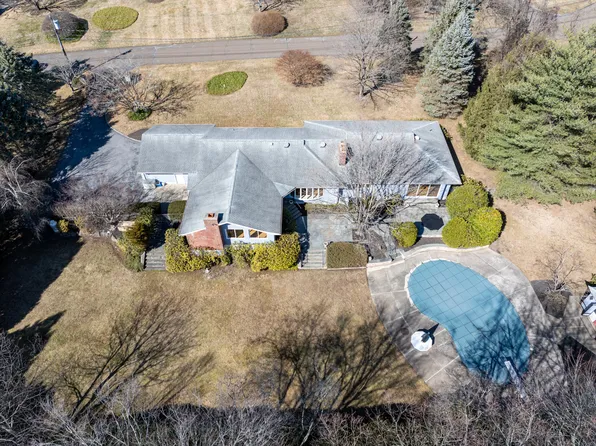 29 Rambler Lane, Stamford, CT 06903