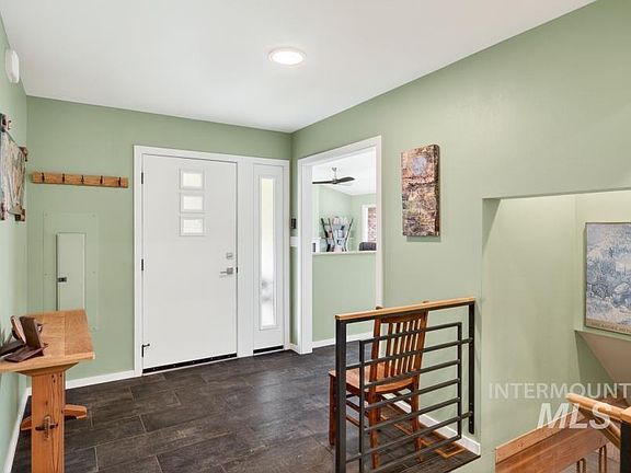 5th image of 612 Ridge Rd