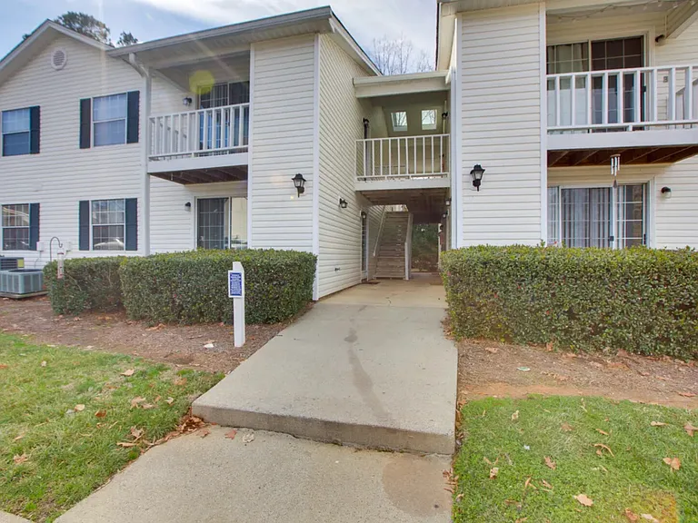 Hornaday Rd — Photo 14
