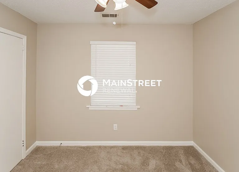 525 Oak Crest Dr — Photo 10